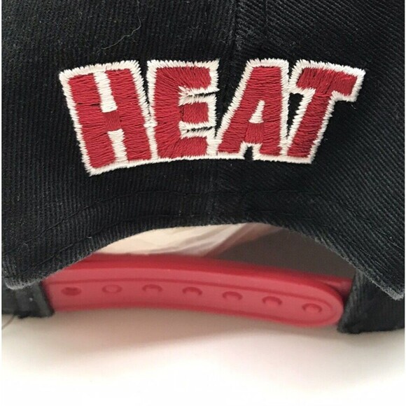 Miami Heat NBA Ball Cap 9Fifty Hardwood Classics 3D Logo  Black Red SnapBack Hat - Picture 7 of 13